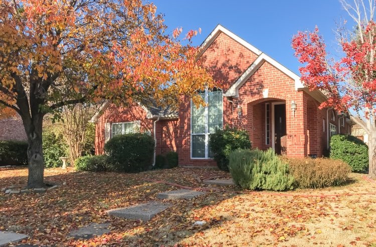 Buying a Home During the Holiday Season: Pros and Cons