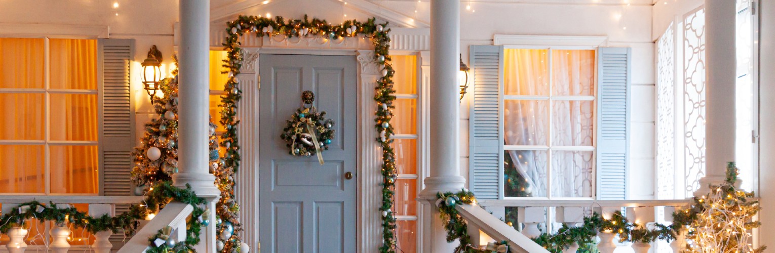 Should You Refinance Before the Holidays? Pros and Cons